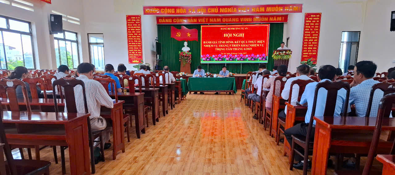 Đảng bộ phường Tự An tổ chức Hội nghị báo cáo tình hình quả thực hiện nhiệm vụ tháng 5 và triển trai nhiệm vụ trọng tâm tháng 6 năm 2025